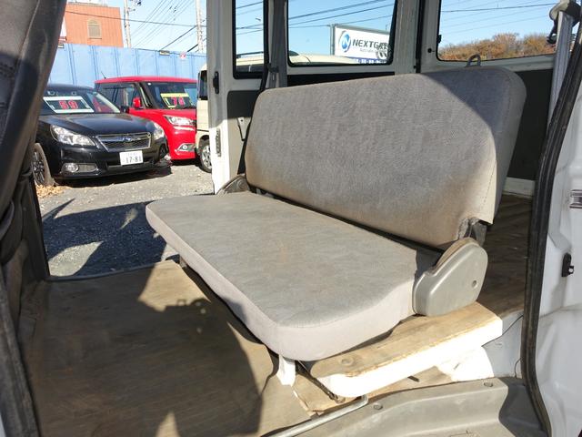 クリッパーバン ＤＸ　ブラック自家塗装オールペン車　社外ナビＴＶ　ＤＶＤ再生　オートマ　ハイルーフ　走行３３５００キロ　車両鑑定書付（19枚目）