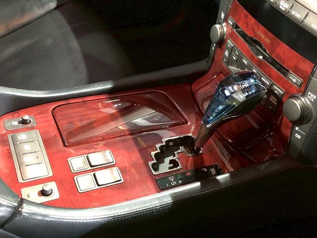 ＬＳ ＬＳ６００ｈＬ後席セパレートシートパッケージ　冷蔵庫・マッサージシート・マークレビンソン・サンルーフ（26枚目）