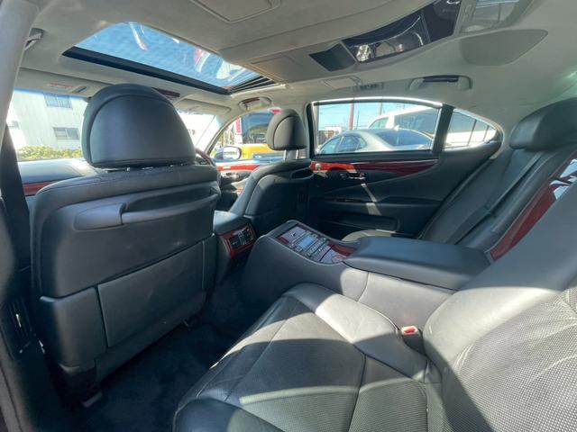 ＬＳ ＬＳ６００ｈＬ後席セパレートシートパッケージ　冷蔵庫・マッサージシート・マークレビンソン・サンルーフ（61枚目）