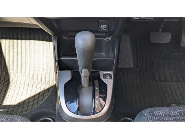 フィット 13G・Fパッケージ 13G・Fパッケージ ETC スマートキー ナビ 社外アルミ(31枚目)