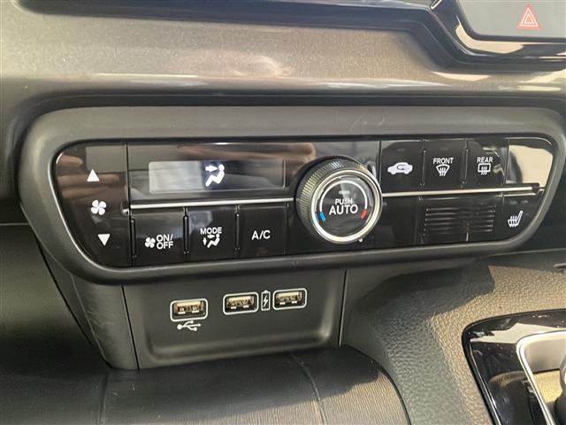 N-WGNカスタム L・ターボホンダセンシング 純正8インチナビ/フルセグ/Bluetooth/DVD/バックモニター/ビルドインETC/ドライブレコーダー/クリアランスソナー/ヘッドライトレベライザー/LEDライト/スマートキー/プッシュスタート(28枚目)