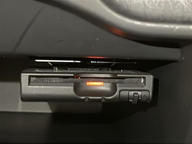 ノート X 純正7インチSDナビ/ワンセグTV/バックカメラ/ETC/プッシュスタート/スマートキー/アイドリングストップ/ABS/純正フロアマット/電動格納ミラー/ヘッドライトレベライザー/ドアバイザー(6枚目)