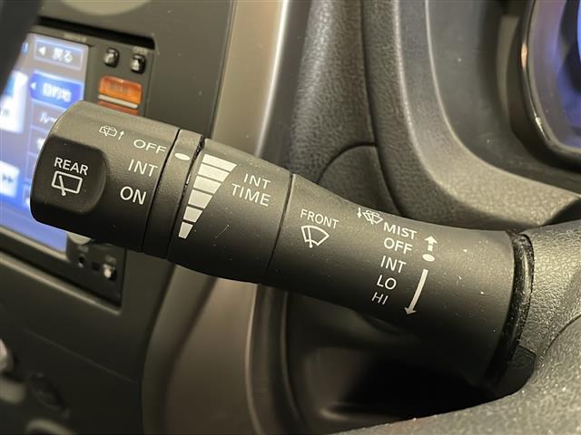 ノート X 純正7インチSDナビ/ワンセグTV/バックカメラ/ETC/プッシュスタート/スマートキー/アイドリングストップ/ABS/純正フロアマット/電動格納ミラー/ヘッドライトレベライザー/ドアバイザー(22枚目)