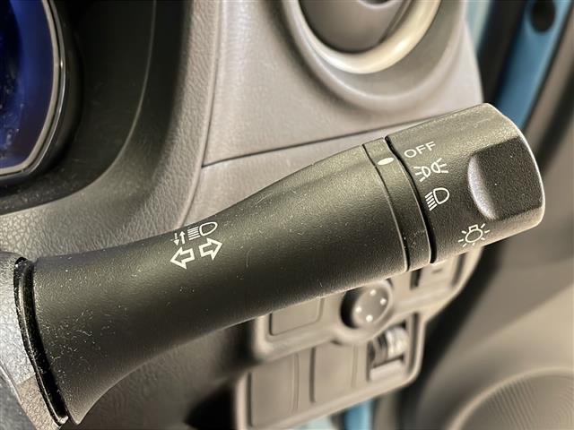 ノート X 純正7インチSDナビ/ワンセグTV/バックカメラ/ETC/プッシュスタート/スマートキー/アイドリングストップ/ABS/純正フロアマット/電動格納ミラー/ヘッドライトレベライザー/ドアバイザー(23枚目)