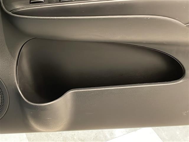 ノート X 純正7インチSDナビ/ワンセグTV/バックカメラ/ETC/プッシュスタート/スマートキー/アイドリングストップ/ABS/純正フロアマット/電動格納ミラー/ヘッドライトレベライザー/ドアバイザー(32枚目)