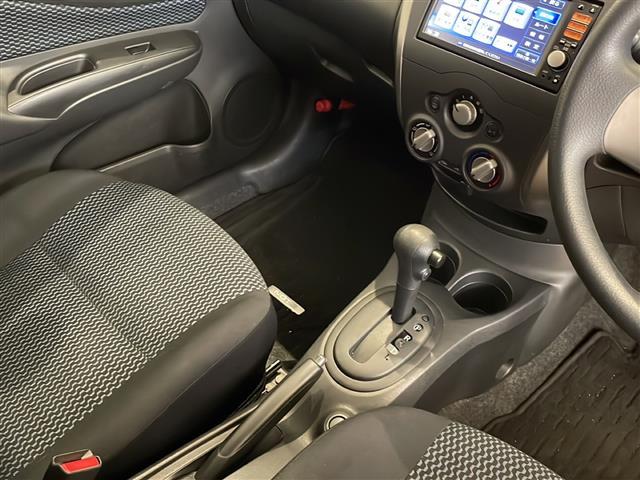 ノート X 純正7インチSDナビ/ワンセグTV/バックカメラ/ETC/プッシュスタート/スマートキー/アイドリングストップ/ABS/純正フロアマット/電動格納ミラー/ヘッドライトレベライザー/ドアバイザー(37枚目)