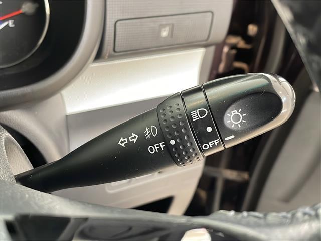 ムーヴコンテ カスタム G ストラーダ7インチSDナビ/フルセグTV/スマートキー/スペアキー/純正14インチアルミホイール/純正フロアマット/HIDヘッドライト/フォグランプ/アイドリングストップ/ウィンカーミラー(8枚目)