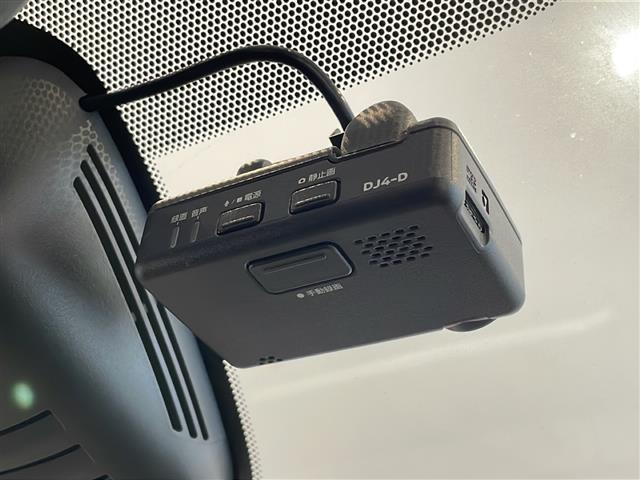 安心の全車保証付き！（※部分保証、国産車は納車後３ヶ月、輸入車は納車後１ヶ月の保証期間となります）。その他長期保証（有償）もご用意しております！※長期保証を付帯できる車両には条件がございます。