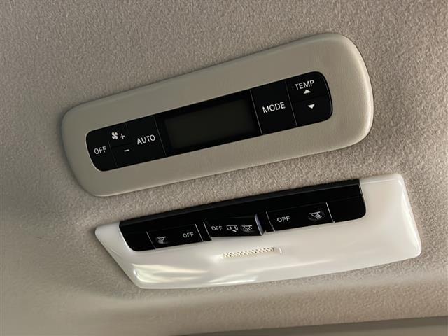 気になる車はすぐにお問い合わせください！画面右側の００６６から始まる無料ダイヤルからお問い合わせ下さい！専門スタッフがお車のご質問にお答えいたします！