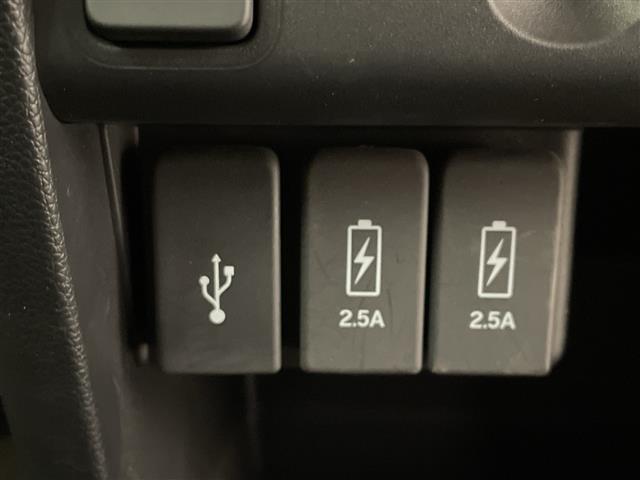 N-WGN G・ターボパッケージ 禁煙車/純正ナビ(CD/DVD/Bluetooth/USB)/フルセグ/バックカメラ/シートヒーター/プッシュスタート/ステアリングスイッチ/ETC/フロアマット/ドアバイザー/アイドリングストップ(9枚目)