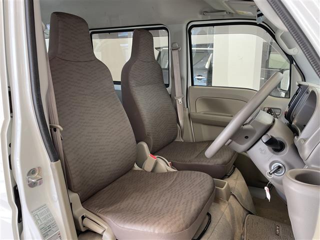 エブリイ PAリミテッド デュアルカメラブレーキサポート/後退時ブレーキサポート/車線逸脱警報機能/ハイビームアシスト/ETC/ドライブレコーダー/オートライト/オーバーヘッドシェルフ/純正フロアマット/アイドリングストップ(13枚目)