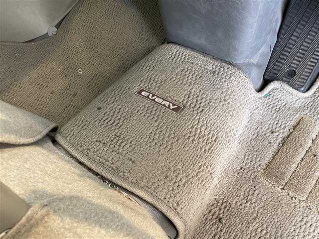 エブリイ PAリミテッド デュアルカメラブレーキサポート/後退時ブレーキサポート/車線逸脱警報機能/ハイビームアシスト/ETC/ドライブレコーダー/オートライト/オーバーヘッドシェルフ/純正フロアマット/アイドリングストップ(35枚目)