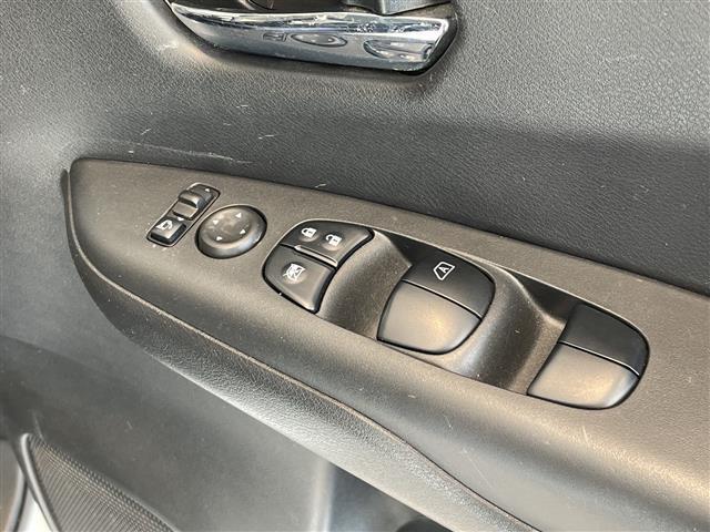 セレナ ハイウェイスター VセレクションII 純正9インチSDナビ/フルセグTV/アラウンドビューモニター/フリップダウンモニター/プロパイロット/パーキングアシスト/ETC/ドライブレコーダー/デジタルインナーミラー/オートライト/LEDライト(31枚目)