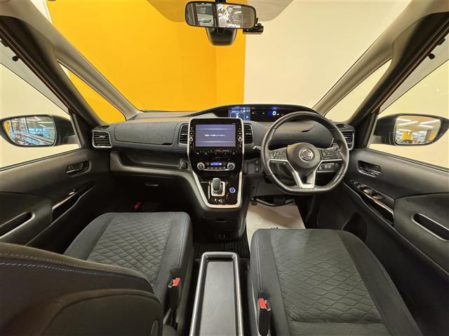 セレナ ｅ－パワー　オーテック　セーフティパッケージ　純正９インチＳＤナビ　　ＣＤ／ＤＶＤ／ＢＴ／フルセグ／ＭＳＶ／ＵＳＢ／ｉＰｏｄ／ＡＵＸ　　ＡｐｐｌｅＣａｒＰｌａｙ／ＡｕｄｒｏｉｄＡｕｔｏ☆アラウンドビューモニター☆両側パワースライドドア（2枚目）