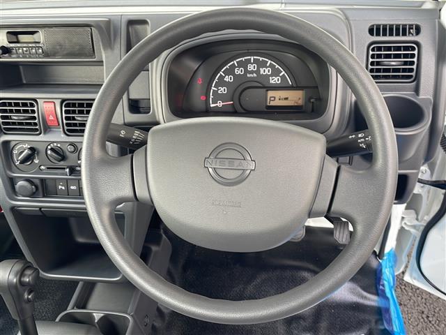 NT100クリッパートラック DX ワンオーナー ・AMFMラジオ・後方クリアランスソナー・横滑り防止装置・アイドリングストップ・オートライト・エアコン(3枚目)