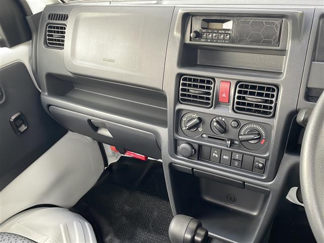 NT100クリッパートラック DX ワンオーナー ・AMFMラジオ・後方クリアランスソナー・横滑り防止装置・アイドリングストップ・オートライト・エアコン(6枚目)