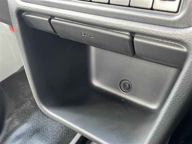 NT100クリッパートラック DX ワンオーナー ・AMFMラジオ・後方クリアランスソナー・横滑り防止装置・アイドリングストップ・オートライト・エアコン(12枚目)