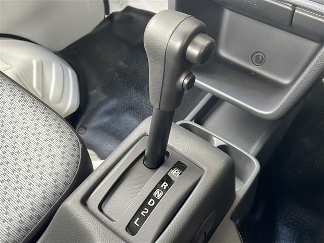 NT100クリッパートラック DX ワンオーナー ・AMFMラジオ・後方クリアランスソナー・横滑り防止装置・アイドリングストップ・オートライト・エアコン(15枚目)