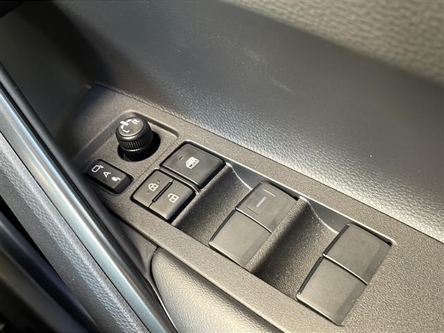 カローラクロス ハイブリッド Z ワンオーナー・4WD・モデリスタフルエアロ・純正ディスプレイオーディオ/フルセグ/Bluetooth/AppleCarPlay/AndroidAuto・バックカメラ・前後純正ドラレコ(10枚目)