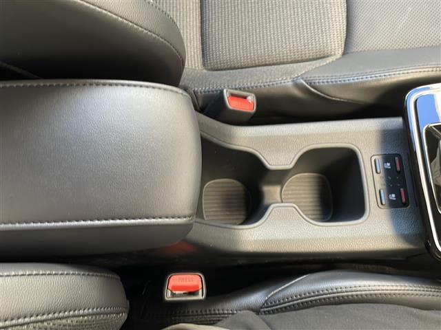 カローラクロス ハイブリッド Z ワンオーナー・4WD・モデリスタフルエアロ・純正ディスプレイオーディオ/フルセグ/Bluetooth/AppleCarPlay/AndroidAuto・バックカメラ・前後純正ドラレコ(16枚目)