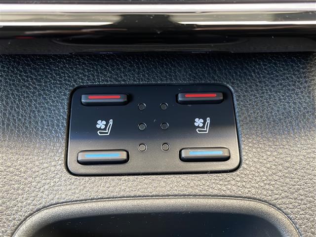 カローラクロス ハイブリッド Z ワンオーナー・4WD・モデリスタフルエアロ・純正ディスプレイオーディオ/フルセグ/Bluetooth/AppleCarPlay/AndroidAuto・バックカメラ・前後純正ドラレコ(17枚目)