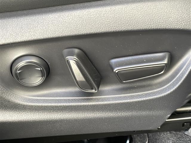 カローラクロス ハイブリッド Z ワンオーナー・4WD・モデリスタフルエアロ・純正ディスプレイオーディオ/フルセグ/Bluetooth/AppleCarPlay/AndroidAuto・バックカメラ・前後純正ドラレコ(22枚目)