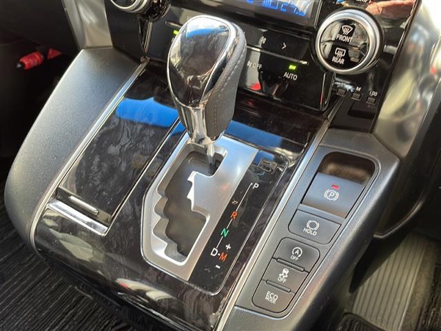 アルファード ２．５Ｓ　タイプゴールド　ワンオーナー・４ＷＤ・純正ディスプレイオーディオ／Ｂｌｕｅｔｏｏｔｈ／ミラキャスト／ＡｐｐｌｅＣａｒＰｌａｙ／ＡｎｄｒｏｉｄＡｕｔｏ・バックカメラ・ビルトインＥＴＣ・社外前後ドラレコ（16枚目）