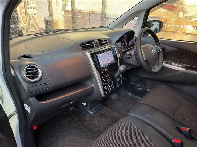 デイズ ハイウェイスター X 社外SDナビ CD DVD フルセグTV Bluetooth・アラウンドビューモニター・運転席シートヒーター・アイドリングストップ・前後ドライブレコーダー・キセノンヘッドライト・フォグ(15枚目)