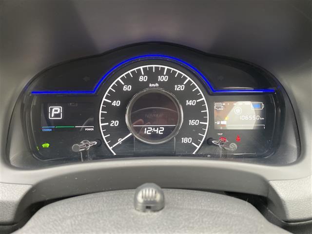 ノート ｅ－パワー　Ｘ　ＦＯＵＲ　ワンオーナー・純正ＳＤナビ　ＣＤ　ＤＶＤ　フルセグＴＶ　Ｂｌｕｅｔｏｏｔｈ接続・アラウンドビューモニター・エマージェンシーブレーキ・デジタルインナーミラー・オートライト・ハロゲン（4枚目）