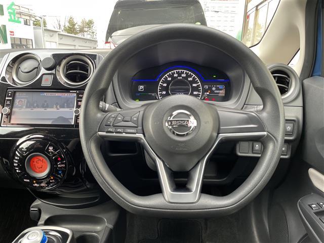 ノート ｅ－パワー　Ｘ　ＦＯＵＲ　ワンオーナー・純正ＳＤナビ　ＣＤ　ＤＶＤ　フルセグＴＶ　Ｂｌｕｅｔｏｏｔｈ接続・アラウンドビューモニター・エマージェンシーブレーキ・デジタルインナーミラー・オートライト・ハロゲン（5枚目）