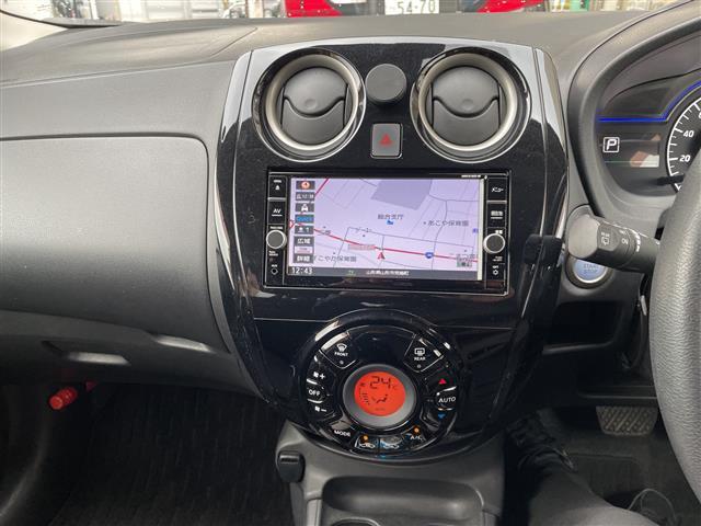 ノート ｅ－パワー　Ｘ　ＦＯＵＲ　ワンオーナー・純正ＳＤナビ　ＣＤ　ＤＶＤ　フルセグＴＶ　Ｂｌｕｅｔｏｏｔｈ接続・アラウンドビューモニター・エマージェンシーブレーキ・デジタルインナーミラー・オートライト・ハロゲン（12枚目）