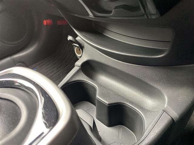 ノート ｅ－パワー　Ｘ　ＦＯＵＲ　ワンオーナー・純正ＳＤナビ　ＣＤ　ＤＶＤ　フルセグＴＶ　Ｂｌｕｅｔｏｏｔｈ接続・アラウンドビューモニター・エマージェンシーブレーキ・デジタルインナーミラー・オートライト・ハロゲン（15枚目）