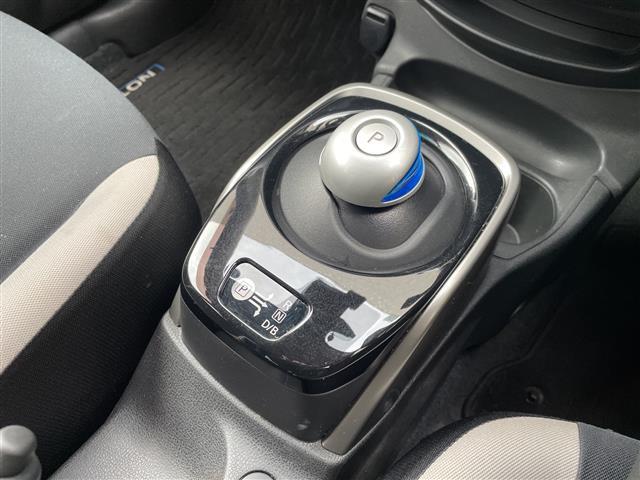 ノート ｅ－パワー　Ｘ　ＦＯＵＲ　ワンオーナー・純正ＳＤナビ　ＣＤ　ＤＶＤ　フルセグＴＶ　Ｂｌｕｅｔｏｏｔｈ接続・アラウンドビューモニター・エマージェンシーブレーキ・デジタルインナーミラー・オートライト・ハロゲン（16枚目）