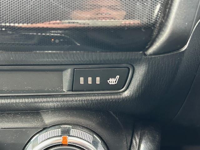 デミオ 13S 純正ナビ(フルセグ/BlueTooth/DVD/AM/FM)/シートヒーター前席/バックカメラ/ビルトインETC/USB/ドライブレコーダー/横滑り防止/スポーツモード/スタッドレスAWタイヤ(6枚目)
