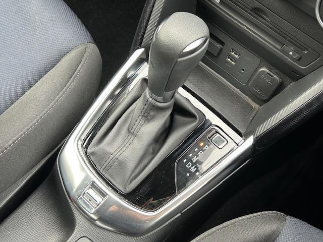 デミオ 13S 純正ナビ(フルセグ/BlueTooth/DVD/AM/FM)/シートヒーター前席/バックカメラ/ビルトインETC/USB/ドライブレコーダー/横滑り防止/スポーツモード/スタッドレスAWタイヤ(11枚目)