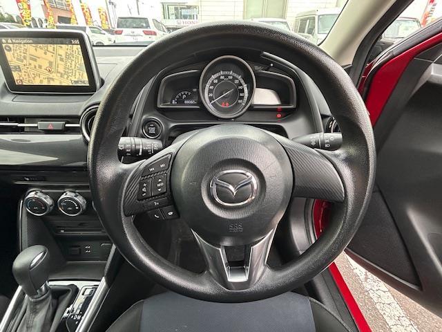 デミオ 13S 純正ナビ(フルセグ/BlueTooth/DVD/AM/FM)/シートヒーター前席/バックカメラ/ビルトインETC/USB/ドライブレコーダー/横滑り防止/スポーツモード/スタッドレスAWタイヤ(17枚目)