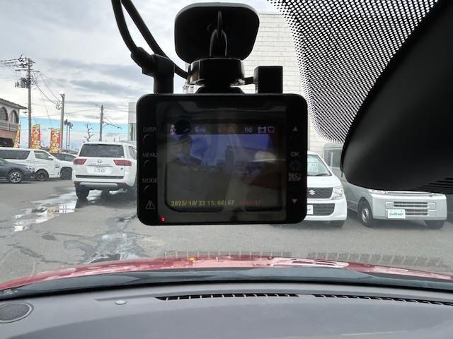 デミオ 13S 純正ナビ(フルセグ/BlueTooth/DVD/AM/FM)/シートヒーター前席/バックカメラ/ビルトインETC/USB/ドライブレコーダー/横滑り防止/スポーツモード/スタッドレスAWタイヤ(22枚目)