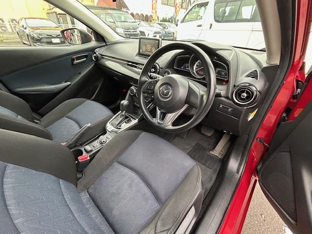 デミオ 13S 純正ナビ(フルセグ/BlueTooth/DVD/AM/FM)/シートヒーター前席/バックカメラ/ビルトインETC/USB/ドライブレコーダー/横滑り防止/スポーツモード/スタッドレスAWタイヤ(23枚目)