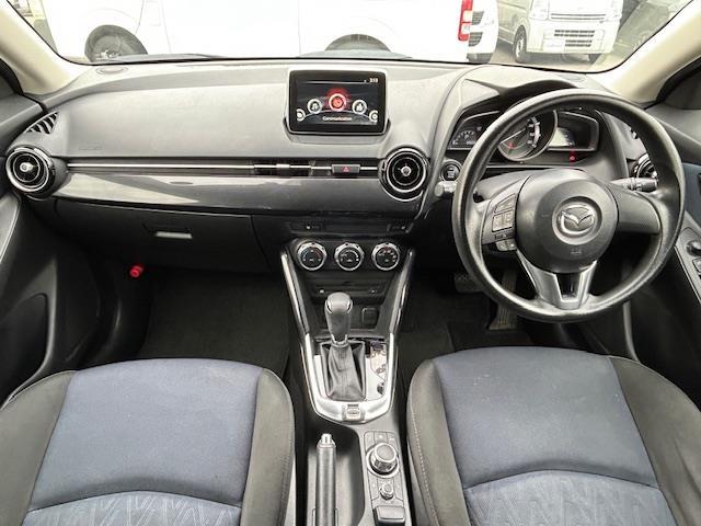 デミオ 13S 純正ナビ(フルセグ/BlueTooth/DVD/AM/FM)/シートヒーター前席/バックカメラ/ビルトインETC/USB/ドライブレコーダー/横滑り防止/スポーツモード/スタッドレスAWタイヤ(37枚目)