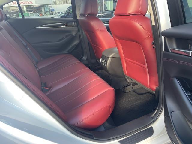 MAZDA6セダン XD ブラックトーンエディション ディーゼル車/4WD/MT車/純正ディスプレイオーディオ/BOSEサウンド/本革赤革シート/シートメモリ/パワーシート/360°ビューモニタ/シートヒータ/ステアリングヒータ/前後ドラレコ/冬タイヤ付(25枚目)