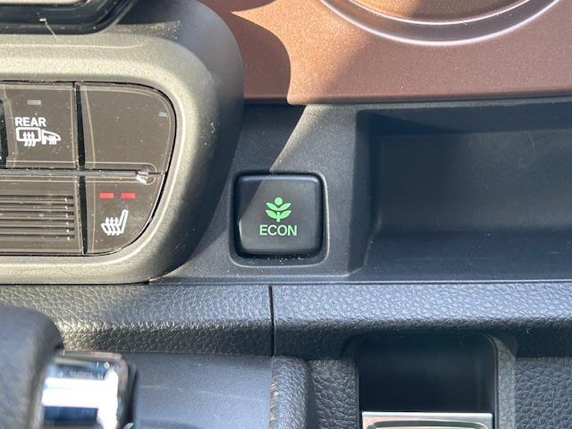 ガラスコーティング、ナビゲーション、ＥＴＣなど、その他のパーツの取り付けお見積もりのご相談も承っております！！クルマのこと何でもお任せください！