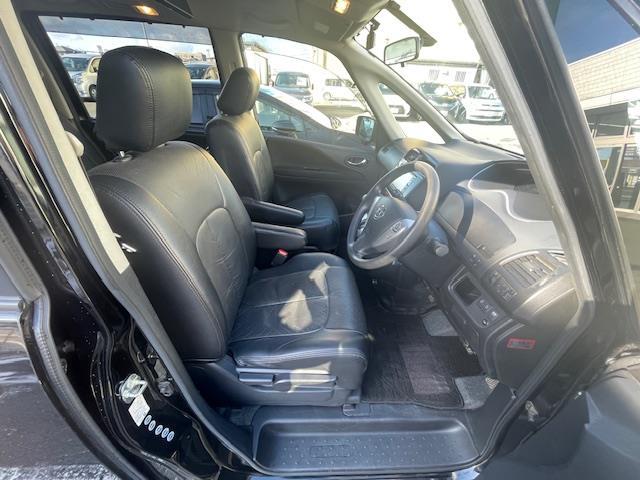 セレナ 20X 4WD/8人乗り/ALPINEナビ(フルセグ/BLueTooth)/ALPINEフリップダウンモニター/両側パワースライドドア/ドライブレコーダー/パーキングセンサー/スペアキー(13枚目)