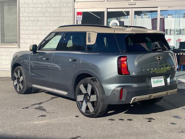 ＭＩＮＩ Ｓ　オール４　Ｍパッケージ／スモーキーグリーンＣ７１／パノラミックガラスサンルーフ／ＦＡＶＯＵＲＥＤＴＲＩＭブラウンシートＫＸＪ５／２０インチウィンドミル・スポーク２トーンＡＷ／（42枚目）