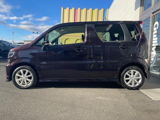 ワゴンＲ ハイブリッドＦＺ　４ＷＤ／Ｄ／Ｎ席シートヒーター／純正オーディオ／ステアリングスイッチ／プッシュスタート／電動格納ウインカーミラー／ディーラー記録簿Ｒ２／Ｒ３／Ｒ５／Ｒ７／スペアキー／スタッドレスタイヤＡＷ車載（22枚目）