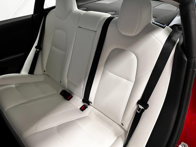 モデル3 スタンダードレンジプラス Intel Atom・オートパイロット・ガラスルーフ/Uncompromising style and performance Tesla Model 3 Standard Range Plus(11枚目)