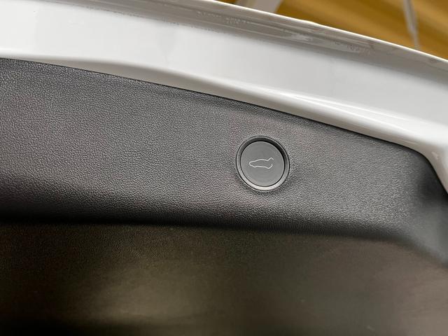 モデル3 スタンダードレンジプラス 2021年式・上海製造・Intel Atom・走行1万km・オートパイロット・パノラマガラスルーフ・純正ナビ・ヒートシーター・LEDオートライト・(43枚目)