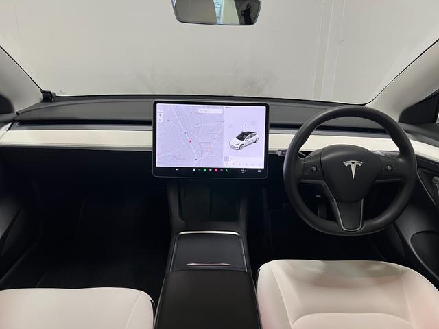 モデル3 ロングレンジ 走行2.2万キロ・正規ディーラー車・上海製造・Intel Atom・オートパイロット・ガラスルーフ・ホワイトレザーシート・パワートランク・純正19インチアルミホイール・シートヒーター・パワーシート(10枚目)