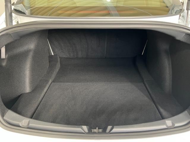 モデル3 ロングレンジ 走行2.2万キロ・正規ディーラー車・上海製造・Intel Atom・オートパイロット・ガラスルーフ・ホワイトレザーシート・パワートランク・純正19インチアルミホイール・シートヒーター・パワーシート(13枚目)