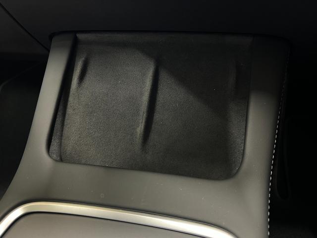 モデル3 ロングレンジ 走行2.2万キロ・正規ディーラー車・上海製造・Intel Atom・オートパイロット・ガラスルーフ・ホワイトレザーシート・パワートランク・純正19インチアルミホイール・シートヒーター・パワーシート(41枚目)