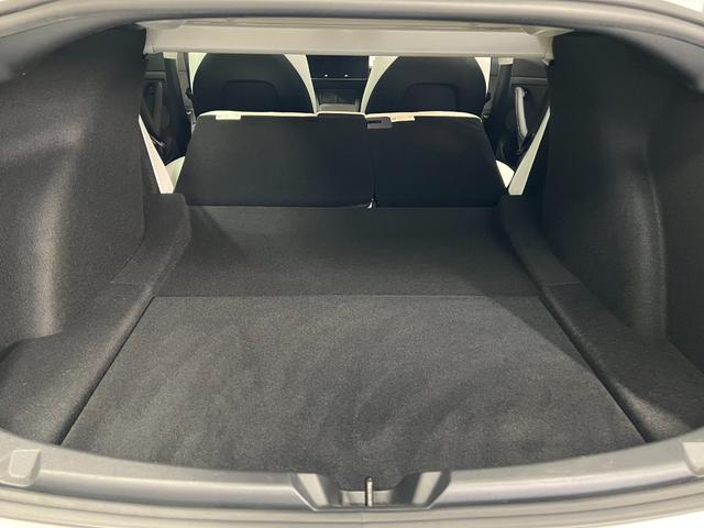 モデル3 ロングレンジ 走行2.2万キロ・正規ディーラー車・上海製造・Intel Atom・オートパイロット・ガラスルーフ・ホワイトレザーシート・パワートランク・純正19インチアルミホイール・シートヒーター・パワーシート(53枚目)